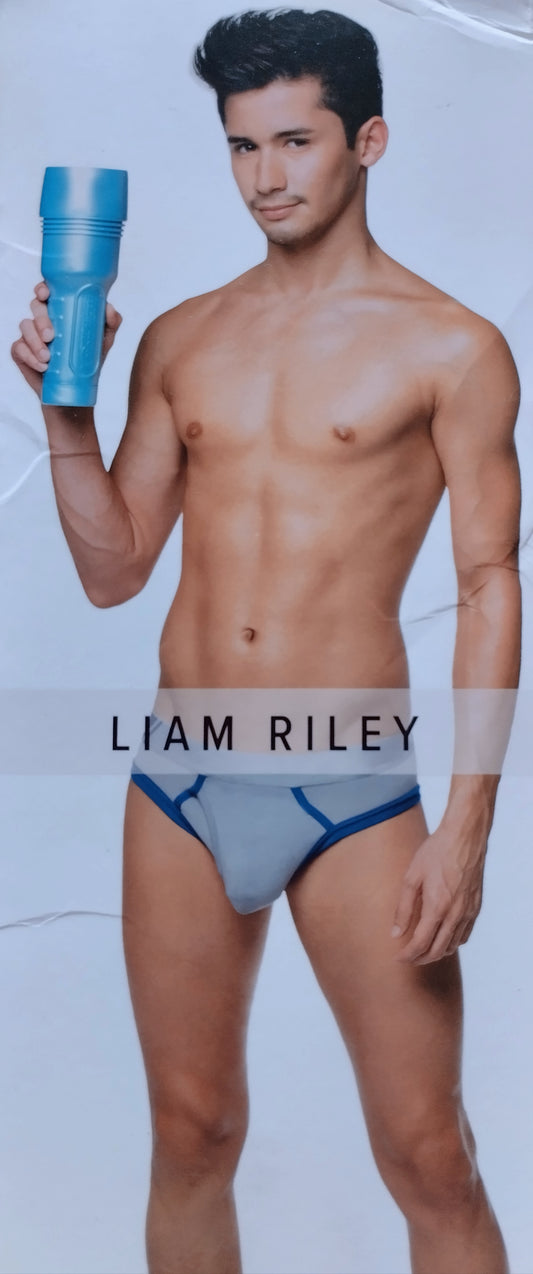 Mastubador manual anal. Liam Riley