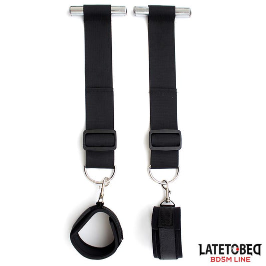 BDSM LINE RESTRICCIONES PARA PUERTA CON ESPOSAS ADJUSTABLES Y DESMONTABLES