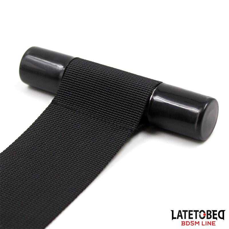 BDSM LINE RESTRICCIONES PARA PUERTA CON ESPOSAS ADJUSTABLES Y DESMONTABLES