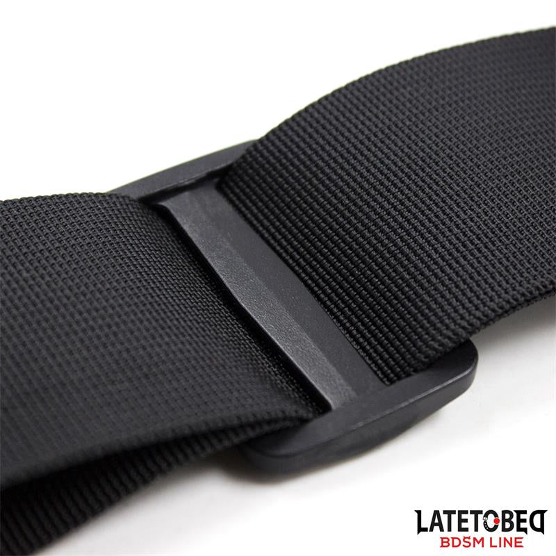 BDSM LINE RESTRICCIONES PARA PUERTA CON ESPOSAS ADJUSTABLES Y DESMONTABLES